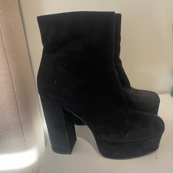 Shoes - Black suede like platform booties